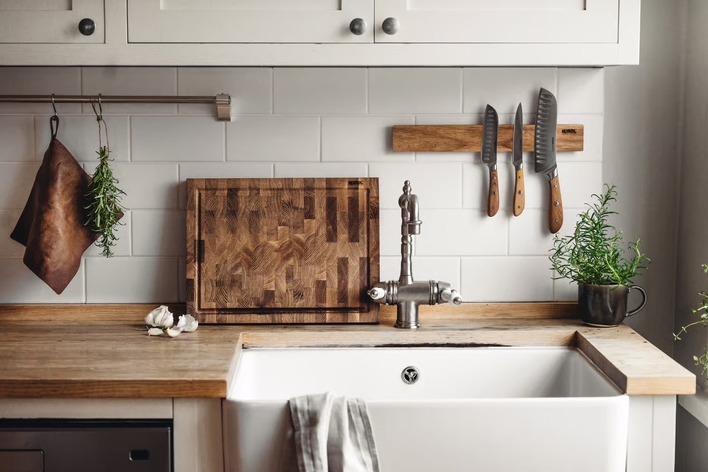 Heirol Skärbräda i ek med ränna, 40x30x4 cm